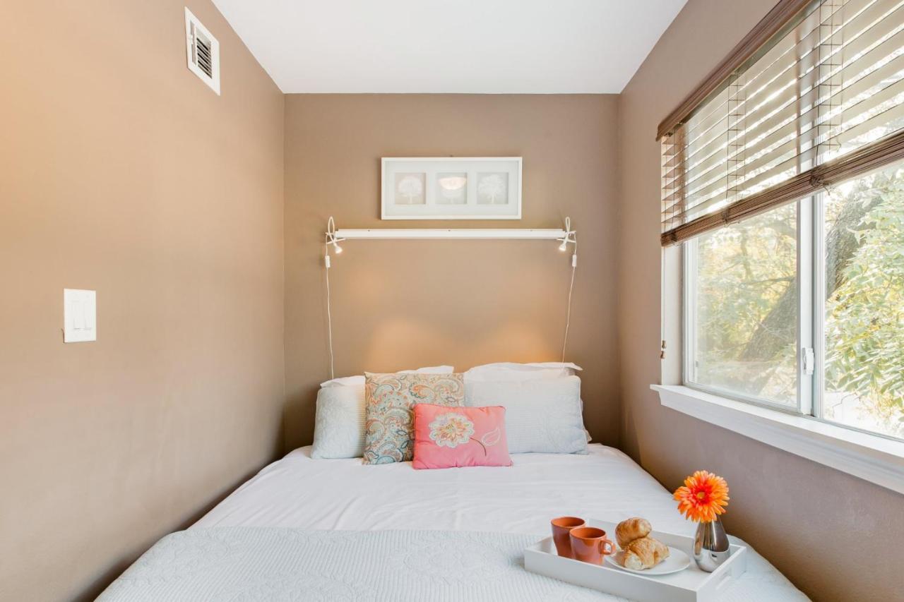 1700 Nueces Street Apartment Austin Bagian luar foto