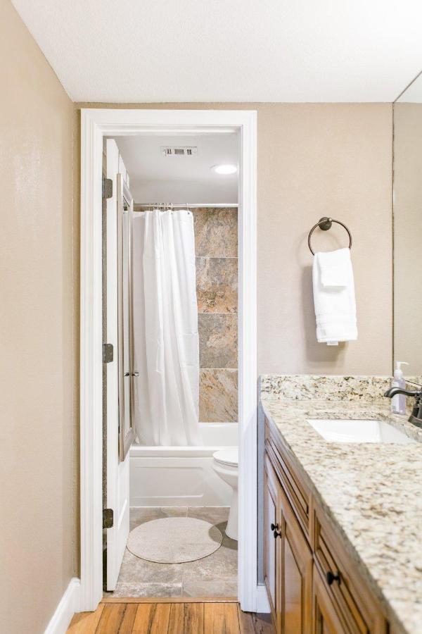 1700 Nueces Street Apartment Austin Bagian luar foto